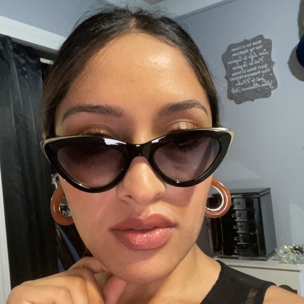 Cat eye sunglasses